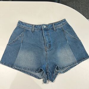 Brand New Pleated Denim Shorts size Medium!